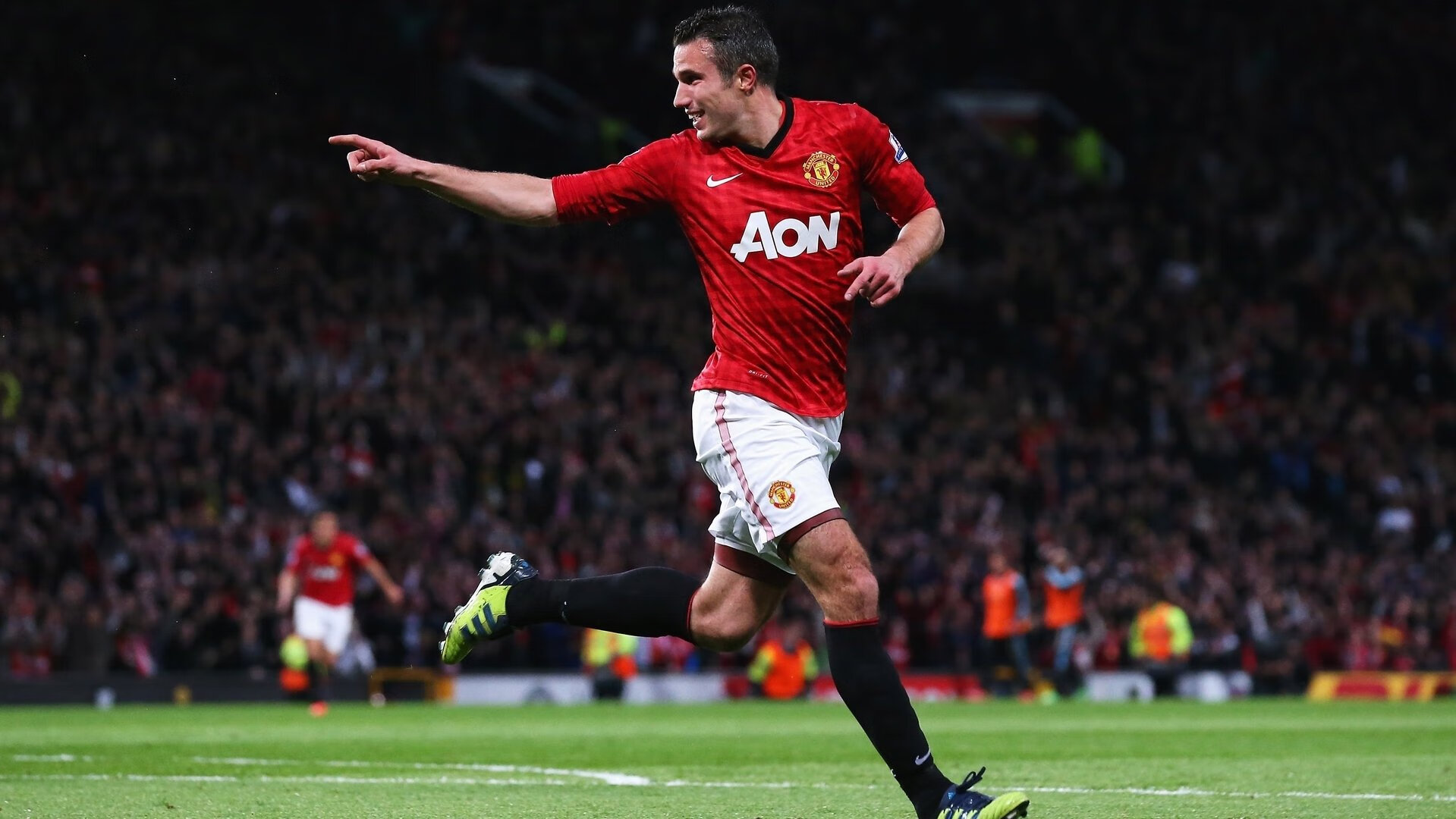 阿尔比诺拉完美攻破对手球门，赢得主场比赛，阿尔比诺尼的柔板